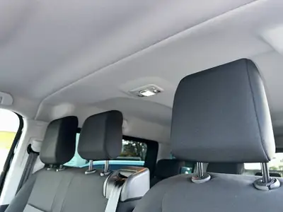 Peugeot Traveller 2.0 BlueHDi Business — Monospace 6 places, diesel efficace et spacieux — Miniatur 9