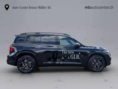Mercedes-Benz GLB 220 4Matic — SUV compact hybride essence, 20 km seulement — détail