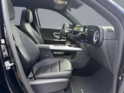 Mercedes-Benz GLB 220 4Matic — SUV compact hybride essence, 20 km seulement — Miniature 12