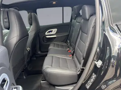 Mercedes-Benz GLB 220 4Matic — SUV compact hybride essence, 20 km seulement — Miniature 10