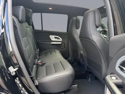 Mercedes-Benz GLB 220 4Matic — SUV compact hybride essence, 20 km seulement — Miniature 13