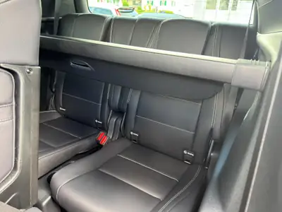 Mercedes-Benz GLB 220 4Matic — SUV compact hybride essence, 20 km seulement — Miniature 16