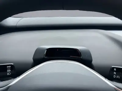Volvo EX30 E60 Core — SUV électrique compact, 272 ch et seulement 10'000 km — Miniature 12