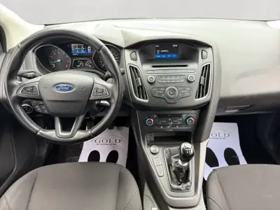 Ford Focus 1.0 SCTi Business — Citadine fiable, entretien suivi, sans sinistre — rear view