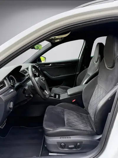 Skoda Superb Combi 2.0 TDi SportLine+ 4×4 — Break premium diesel, équipement haut de gamme — Thumbnail 10