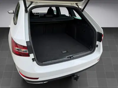 Skoda Superb Combi 2.0 TDi SportLine+ 4×4 — Break premium diesel, équipement haut de gamme — Thumbnail 18