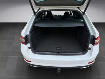 Skoda Superb Combi 2.0 TDi SportLine+ 4×4 — Break premium diesel, équipement haut de gamme — Thumbnail 17