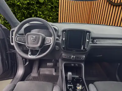 Volvo XC40 1.5 T4 PiH Plus Dark — SUV hybride rechargeable, seulement 41 500 km — Miniature 13