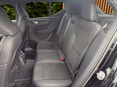 Volvo XC40 1.5 T4 PiH Plus Dark — SUV hybride rechargeable, seulement 41 500 km — Miniature 17