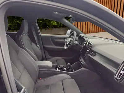 Volvo XC40 1.5 T4 PiH Plus Dark — SUV hybride rechargeable, seulement 41 500 km — Miniature 16