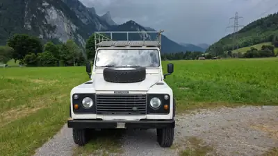 Land Rover Defender 110 300 TDI — Légende incontournable, première main, sans sinistre — Heckansicht