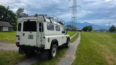 Land Rover Defender 110 300 TDI — Légende incontournable, première main, sans sinistre — Innenraum