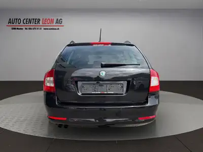 Skoda Octavia Combi 1.8 TSI — Break polyvalent, moteur dynamique et sans sinistre — dashboard