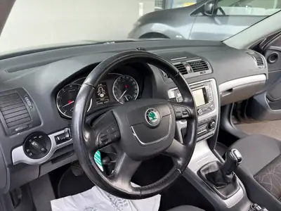 Skoda Octavia Combi 1.8 TSI — Break polyvalent, moteur dynamique et sans sinistre — Thumbnail 21