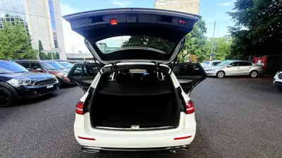 Mercedes-Benz E 200 Estate — Élégance Allemande, Transmission Intégrale et Faible Kilométrage — detail