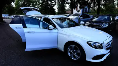 Mercedes-Benz E 200 Estate — Élégance Allemande, Transmission Intégrale et Faible Kilométrage — Thumbnail 12