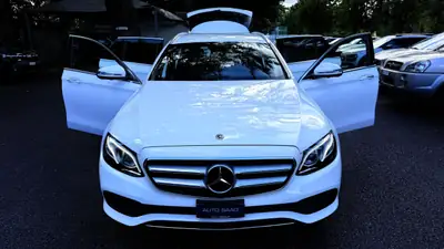 Mercedes-Benz E 200 Estate — Élégance Allemande, Transmission Intégrale et Faible Kilométrage — Thumbnail 14