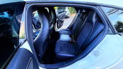 Mercedes-Benz CLA 250 Shooting Brake — Élégance pratique et puissance maîtrisée — Thumbnail 8