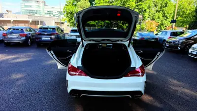 Mercedes-Benz CLA 250 Shooting Brake — Élégance pratique et puissance maîtrisée — Thumbnail 12