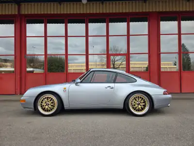 Porsche 911 993 Carrera 4 Fifty — Légende des années 90, transmission manuelle authentique — exterior view