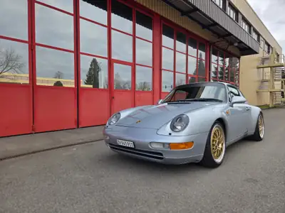 Porsche 911 993 Carrera 4 Fifty — Légende des années 90, transmission manuelle authentique — side view