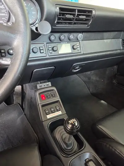 Porsche 911 993 Carrera 4 Fifty — Légende des années 90, transmission manuelle authentique — Thumbnail 11