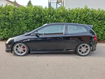 Honda Civic 2.0i Type R EP3 — Sportive culte, 200 ch, préparée et impeccable — side view