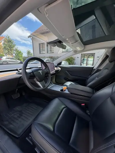 Tesla Model 3 Long Range Dual Motor AWD — Performance électrique et autonomie exceptionnelle — dettaglio