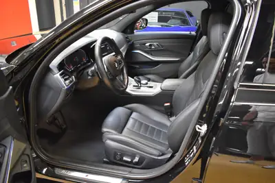 BMW 320d xDrive Touring M Sport — Berline familiale diesel, équipement haut de gamme et service gratuit — Thumbnail 13