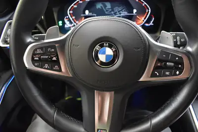 BMW 320d xDrive Touring M Sport — Berline familiale diesel, équipement haut de gamme et service gratuit — Thumbnail 20