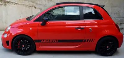 Fiat 500 Abarth 1.4 T-Jet 180 Competizione — Cabriolet sportif, 25 500 km, frais de révision inclus — côté
