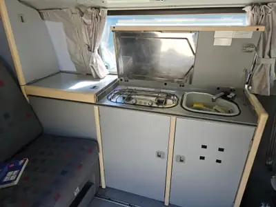 VW T4 2.5 TDI California Westfalen — Camping-car d'époque impeccablement entretenu — dettaglio
