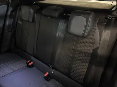 Peugeot 2008 1.2 PureTech GT — SUV urbain dynamique, boîte auto 8 rapports — Miniatur 9