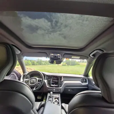Volvo XC60 2.0 T8 R-Design — SUV hybride rechargeable performant, 48'000 km — intérieur