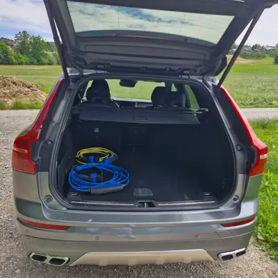 Volvo XC60 2.0 T8 R-Design — SUV hybride rechargeable performant, 48'000 km — Miniature 10