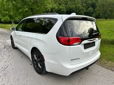 Chrysler Pacifica Touring L — Monospace familial 7 places, 291 ch, sans sinistre — détail