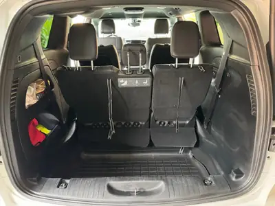 Chrysler Pacifica Touring L — Monospace familial 7 places, 291 ch, sans sinistre — Miniature 15