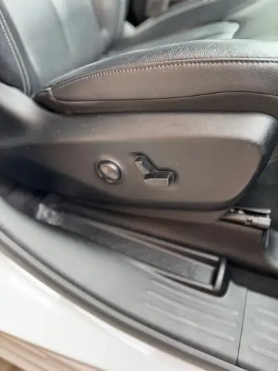 Chrysler Pacifica Touring L — Monospace familial 7 places, 291 ch, sans sinistre — Miniature 17