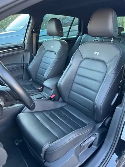 VW Golf 2.0 TSI R DSG 4Motion — Performance sportive et polyvalence tous terrains — detail