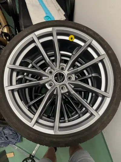 VW Golf 2.0 TSI R DSG 4Motion — Performance sportive et polyvalence tous terrains — Thumbnail 16