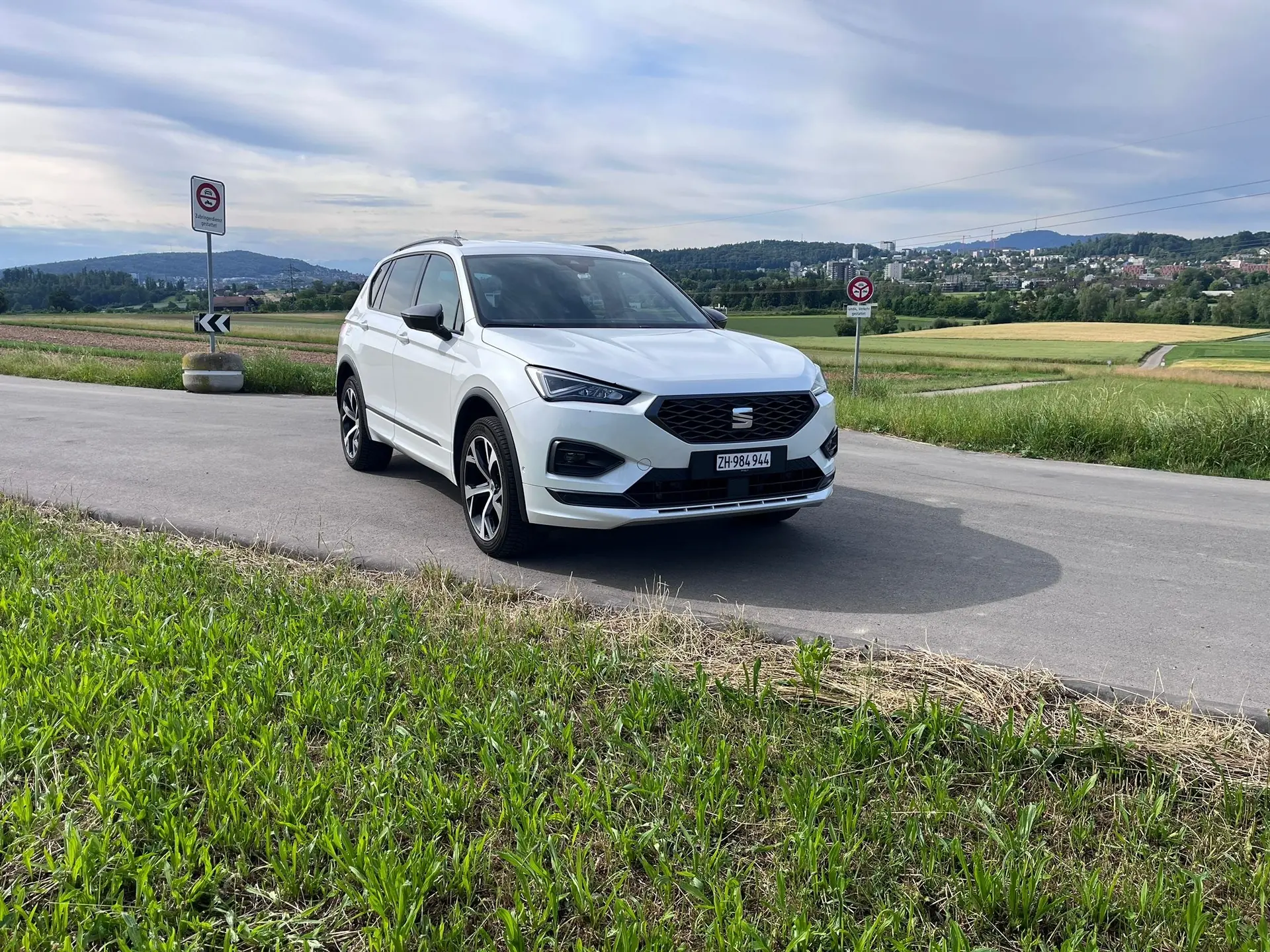 SEAT Tarraco 1.4 eHybrid — SUV spacieux hybride rechargeable, 58'000 km seulement — vista esterna