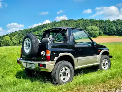 Suzuki Vitara 1.6 Cabriolet 1999 — Petit SUV découvrable, parfait pour l'été — Innenraum