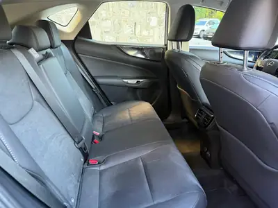 Lexus NX 350h Impression FWD — SUV Hybride Compact, État Impeccable, 19'900 km — Miniature 8