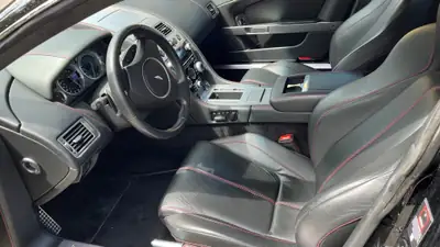 Aston Martin V8 Vantage 4.7 Sportshift — Coupé British de prestige, 425 ch purs — Armaturenbrett