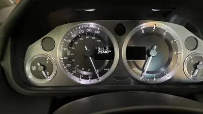 Aston Martin V8 Vantage 4.7 Sportshift — Coupé British de prestige, 425 ch purs — Detail