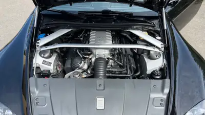 Aston Martin V8 Vantage 4.7 Sportshift — Coupé British de prestige, 425 ch purs — Miniatur 11