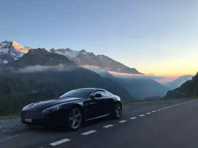 Aston Martin V8 Vantage 4.7 Sportshift — Coupé British de prestige, 425 ch purs — Miniatur 10
