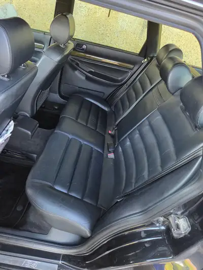Audi S4 2.7 V6 Biturbo Quattro — Break sportif milésimé, 320 ch purs — Innenraum