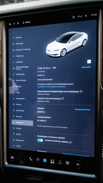Tesla Model S Long Range Raven 2020 — Berline électrique haute performance, 123'000 km — Miniature 9
