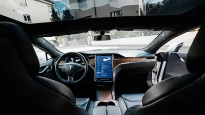Tesla Model S Long Range Raven 2020 — Berline électrique haute performance, 123'000 km — Miniature 8